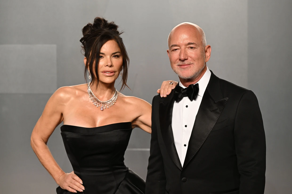 Reichtum trifft Luxus trifft Mode trifft Kunst: Lauren Sanchez Bezos und Jeff Bezos bei einer „Vanity Fair Oscar Party“ im County Museum of Art in Los Angeles