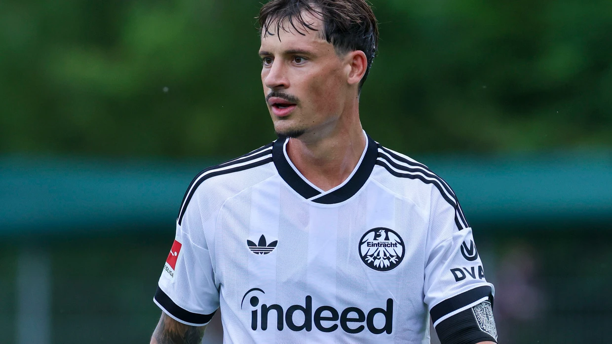 Erfahrener Profi in einem Team mit vielen jungen Spielern: Robin Koch möchte der Eintracht wieder zu mehr Stabilität verhelfen.