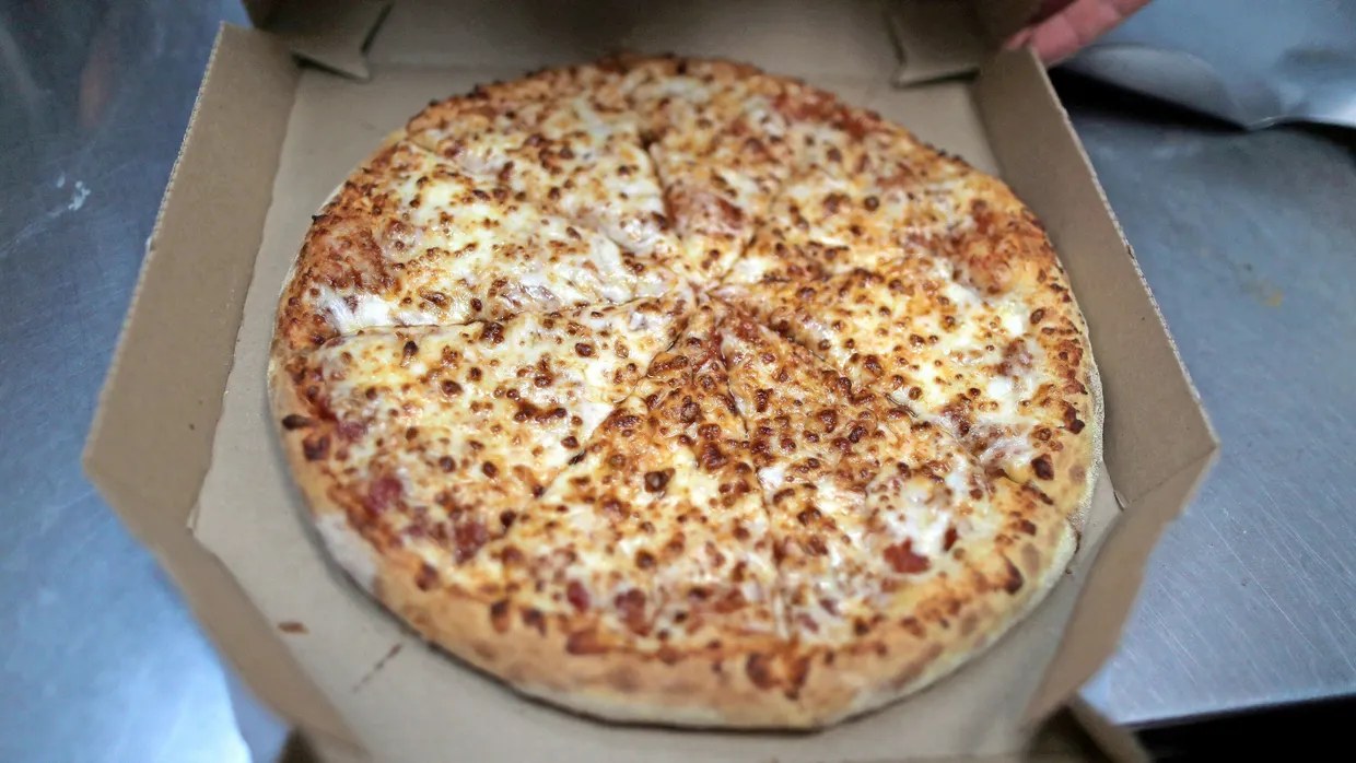 Sie sind so hungrig, die Menschen in Los Angeles: Also bestellen sie sich Pizza, und Jane liefert aus.