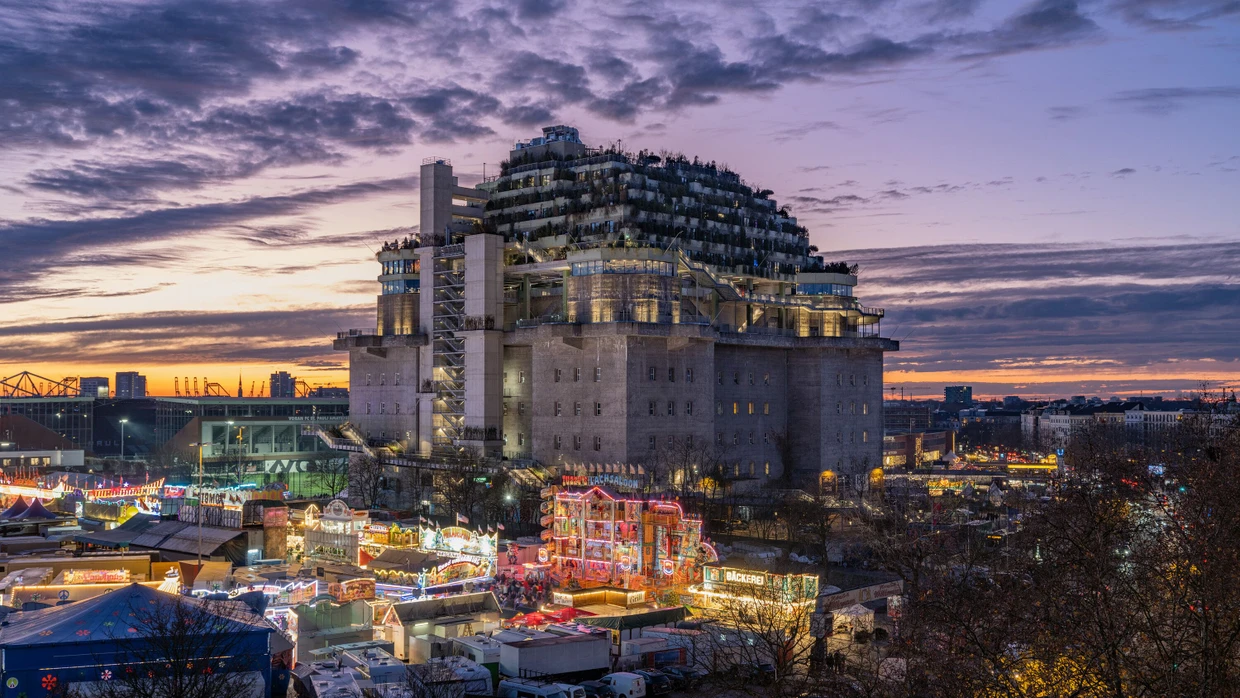 Unzeitgemäße Gentrifizierung? Ein zum Hotel und Restaurant umgebauter Weltkriegsbunker im Hamburger Stadtteil St. Pauli