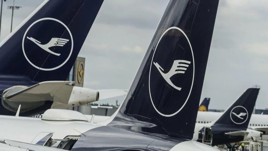 Wegen Flugstopps können Fluggäste kostenlos umbuchen oder bekommen den vollständigen Ticketpreis erstattet.