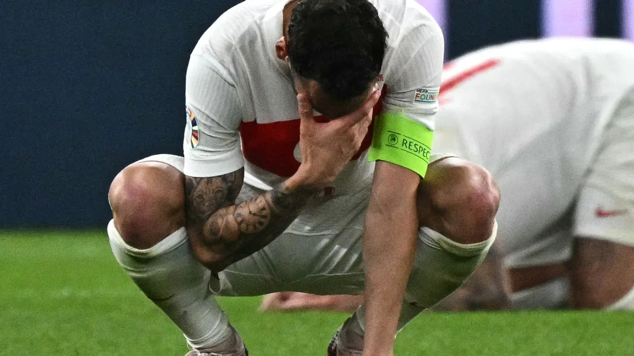 Hakan Çalhanoğlu und die Türkei scheitern im EM-Viertelfinale.