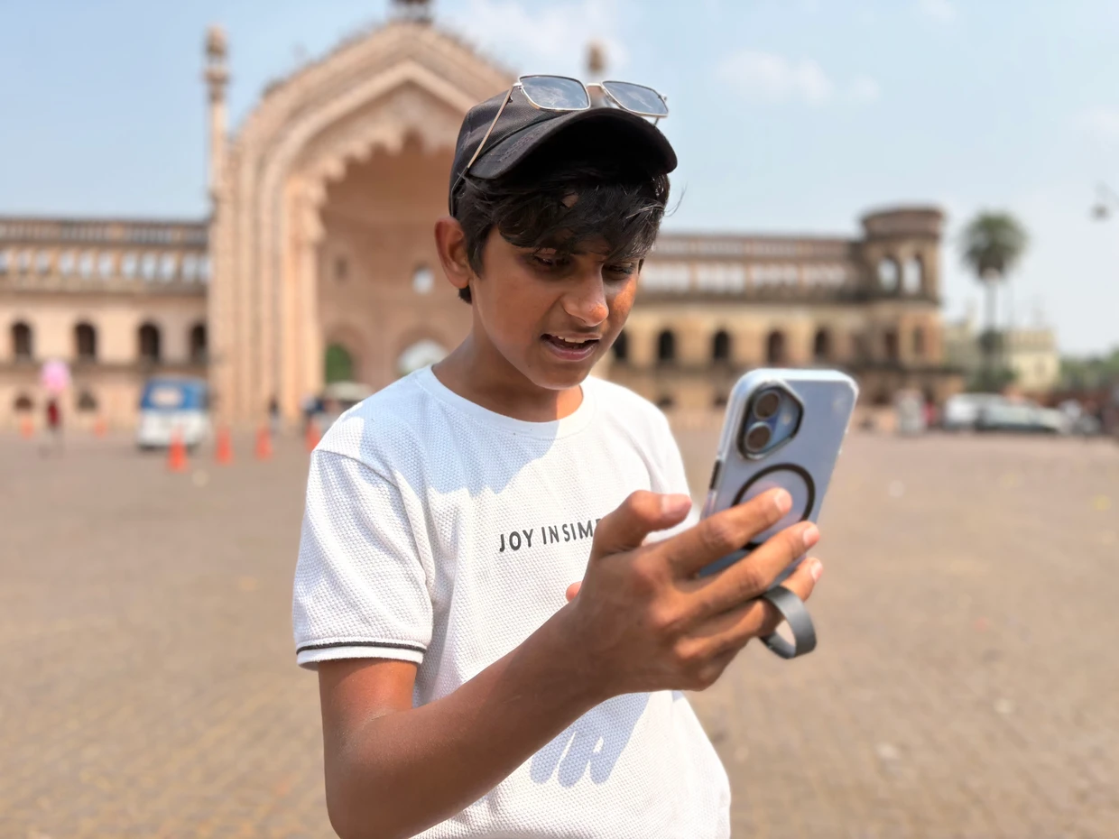Ashwamit Gautam vor dem Rumi-Tor