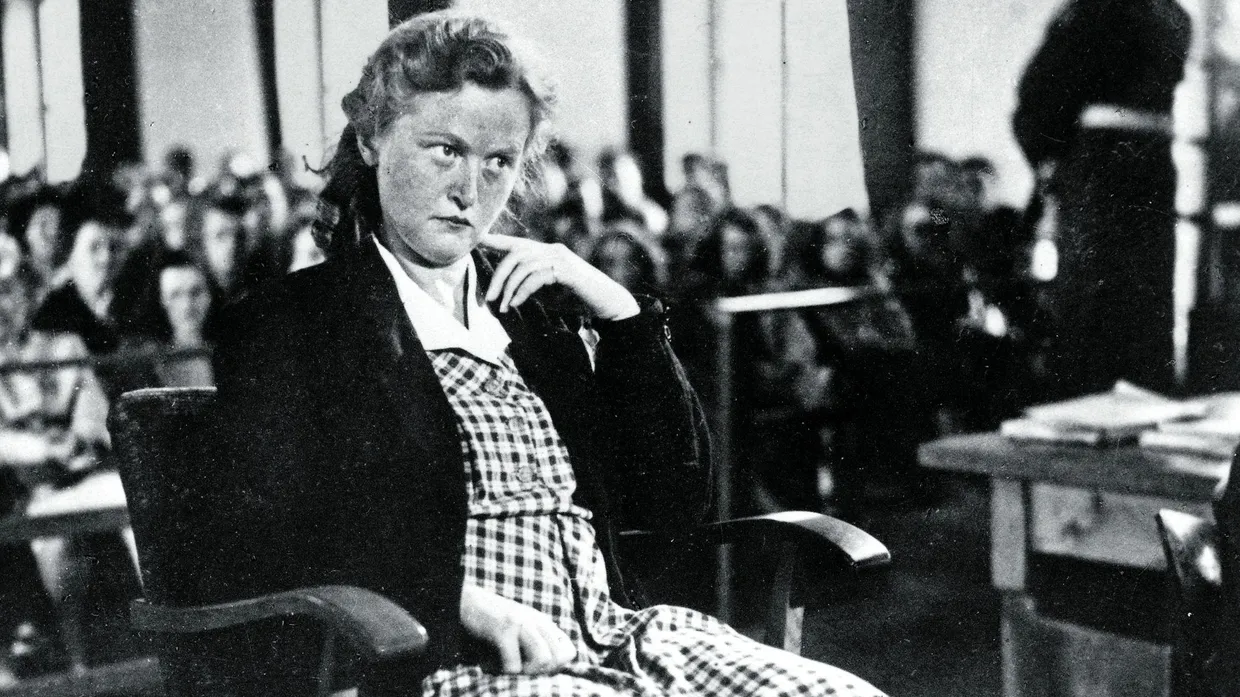 Ilse Koch, Frau des ersten Kommandanten des KZ Buchenwald, während des Buchenwald-Hauptprozesses im Sommer 1947 in Dachau