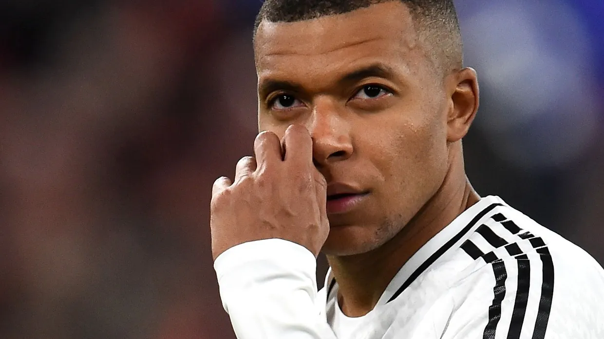 Mon dieu: Kylian Mbappé scheitert in Liverpool vom Elfmeterpunkt.