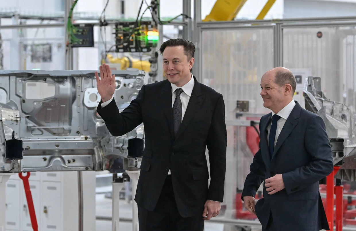 Elon Musk bei der Eröffnung der Tesla-Fabrik in Grünheide