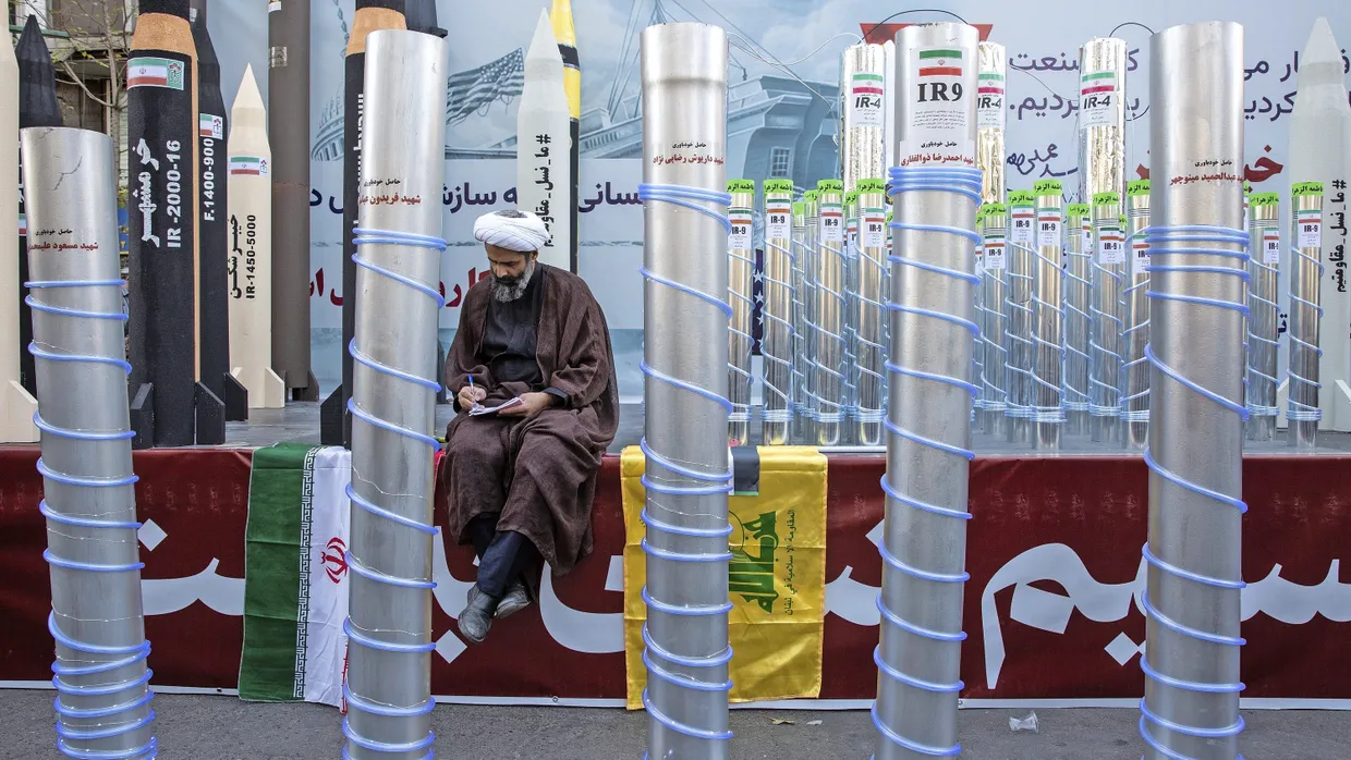 Irans Atomprogramm: Modelle mehrerer Gaszentrifugen in Teheran