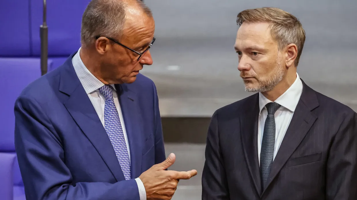 Friedrich Merz und Christian Lindner im Bundestag
