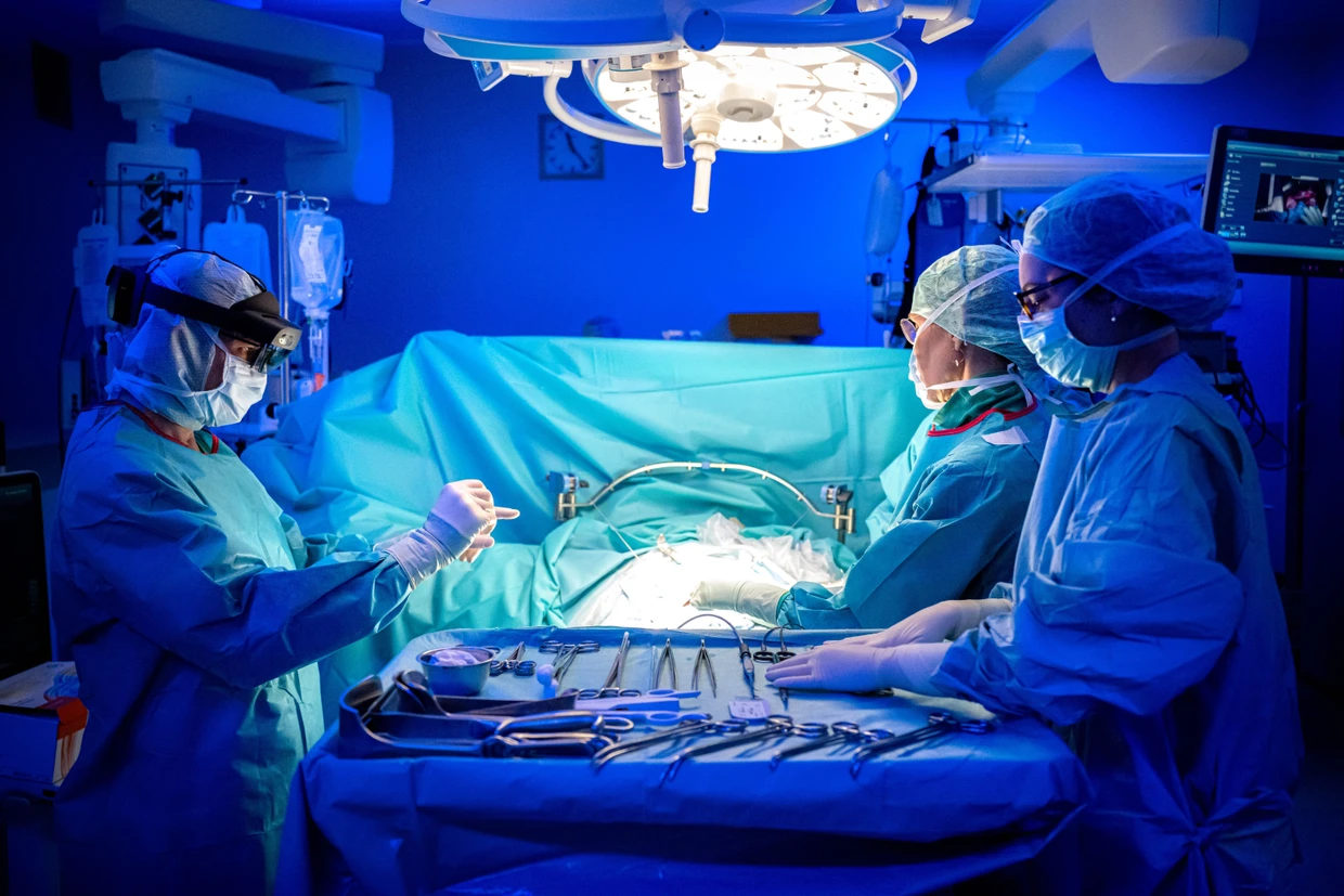 Kritik an Ausgabenbremsen bei Praxen, Kliniken und in der Pharmabranche: Wie erwartet protestieren Interessenvertreter aller Seiten gegen Einschnitte, die sie selbst betreffen.