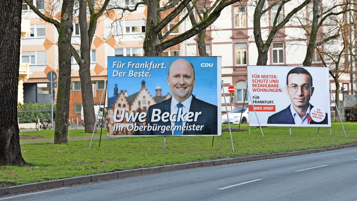 Wahlkampf vor der Stichwahl in Frankfurt: Die Kandidaten Uwe Becker und Mike Josef.