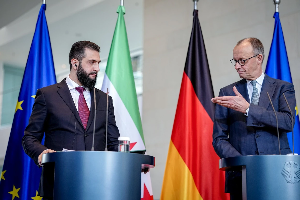 Syriens Präsident Ahmed al-Scharaa und Bundeskanzler Friedrich Merz am 30. März in Berlin
