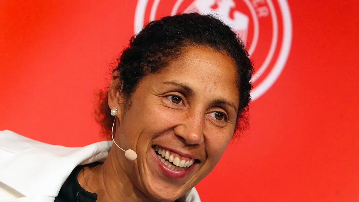 Steffi Jones übernimmt die Frauenfußball-Nationalmannschaft von Silvia Neid.