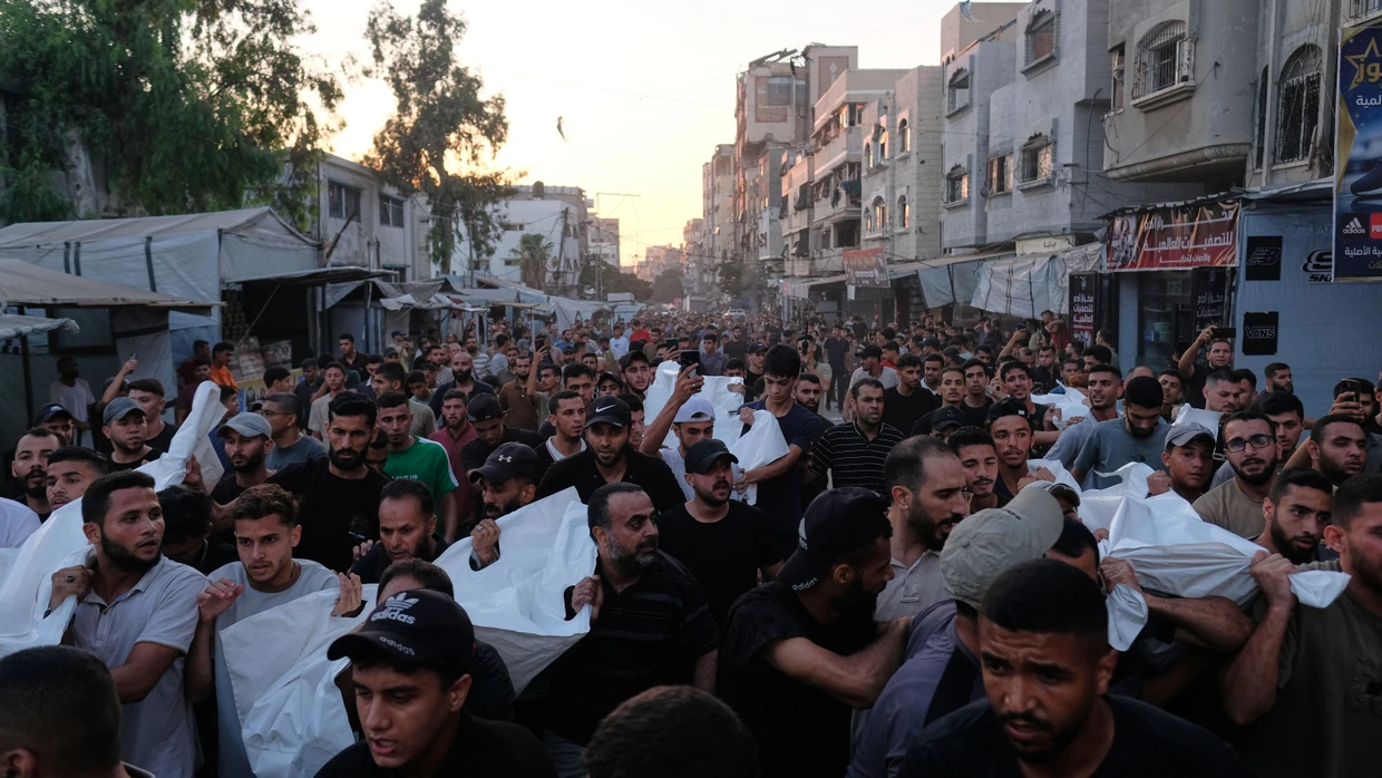 Die Leichname der Opfer der Luftangriffe in Gaza-Stadt.
