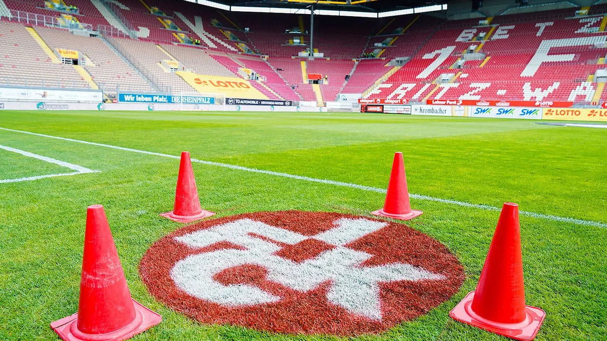 Die Hütchenspieler des 1. FC Kaiserslautern können aufatmen: dem Insolvenzplan wurde zugestimmt.