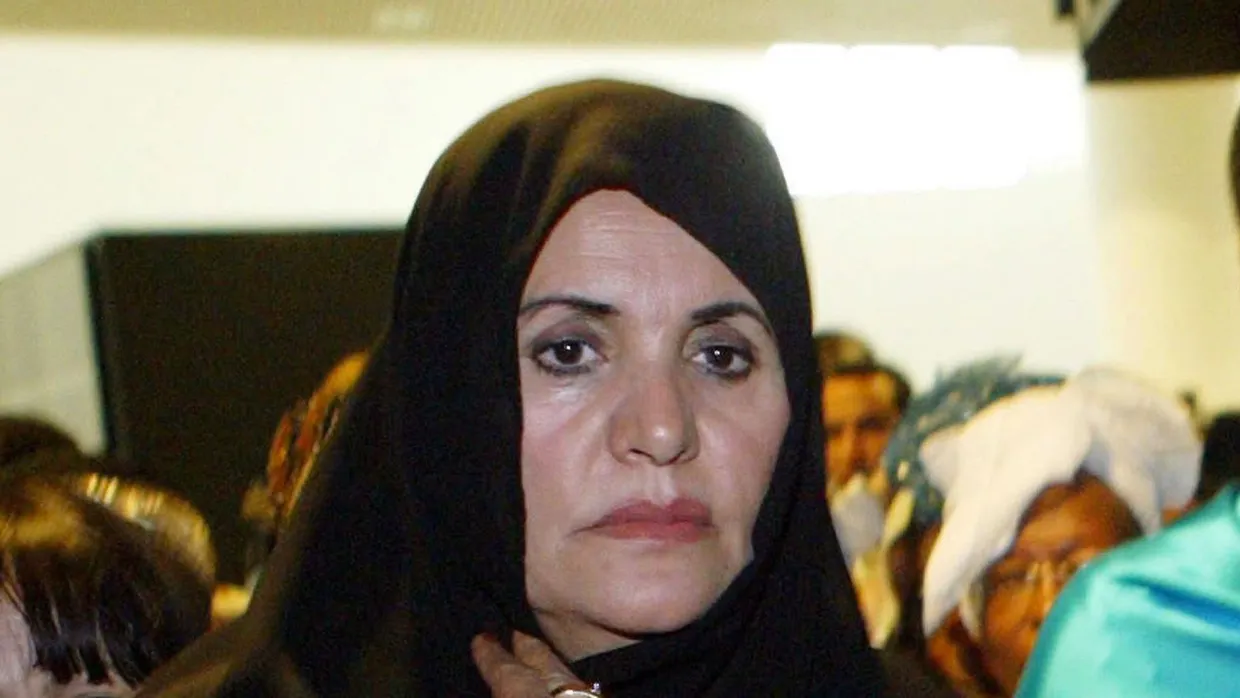 Ein Bild aus dem Jahr 2004 zeigt Safia Farkash, die Ehefrau Gaddafis