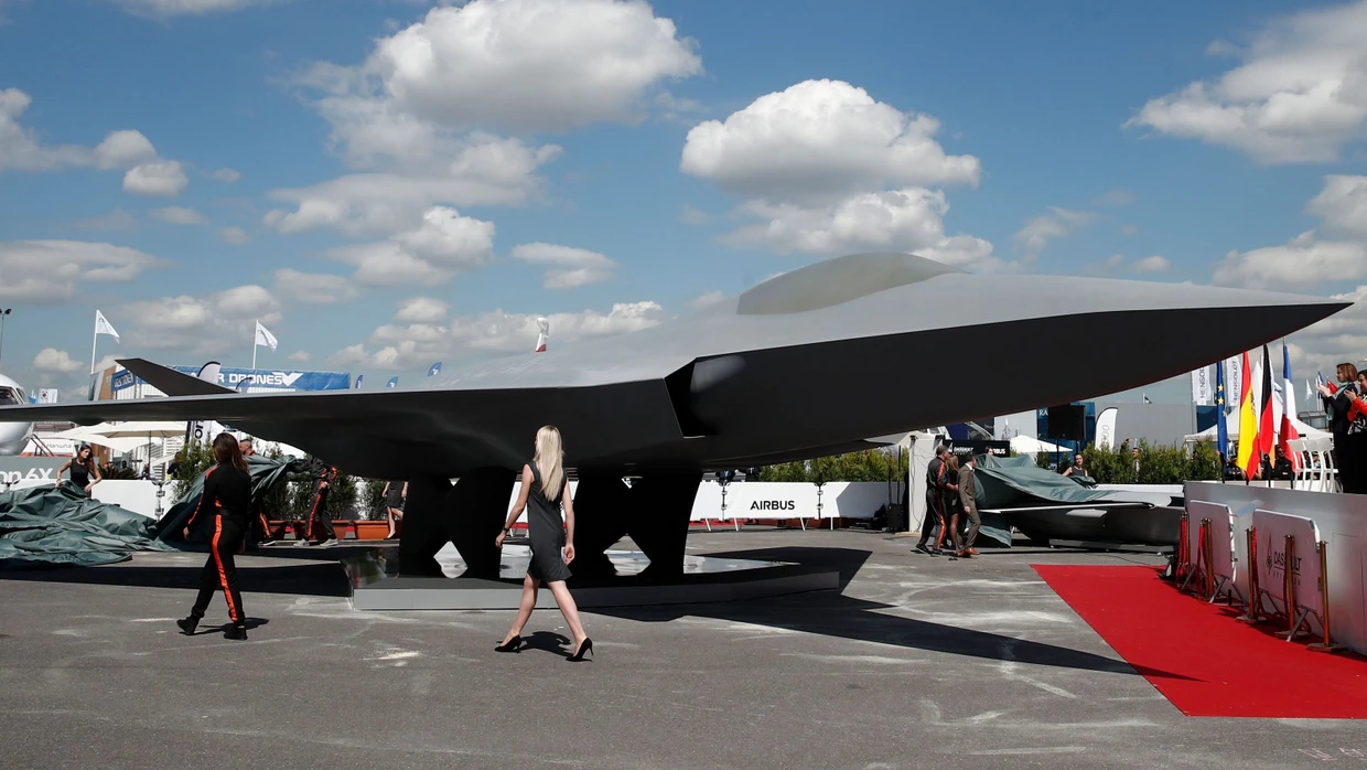 Ein Modell des damals noch geplanten europäischen Kampfjets im Juni 2019 auf der Pariser Luftfahrtausstellung am  Flughafen Le Bourget