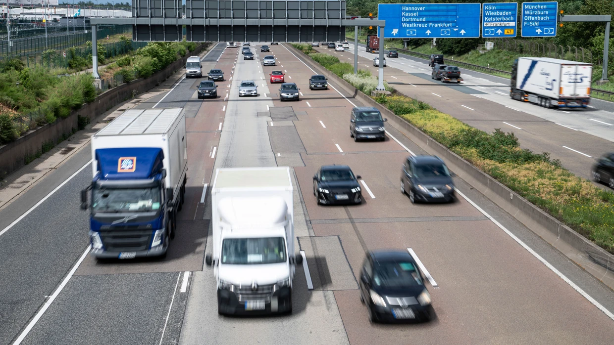 Auch am Wochenende: Lkw dürfen künftig an sieben Tagen auf Achse sein.