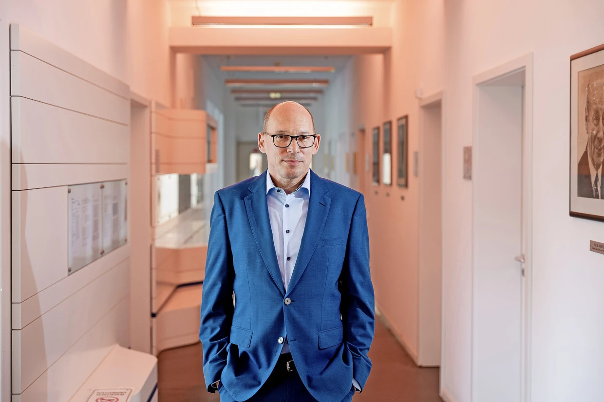 ADHS nicht nur als Defizit, sondern auch als Bereicherung sehen. Diese Haltung vertritt Andreas Reif, Direktor der Klinik für Psychiatrie, Psychosomatik und Psychotherapie am Frankfurter Universitätsklinikum.