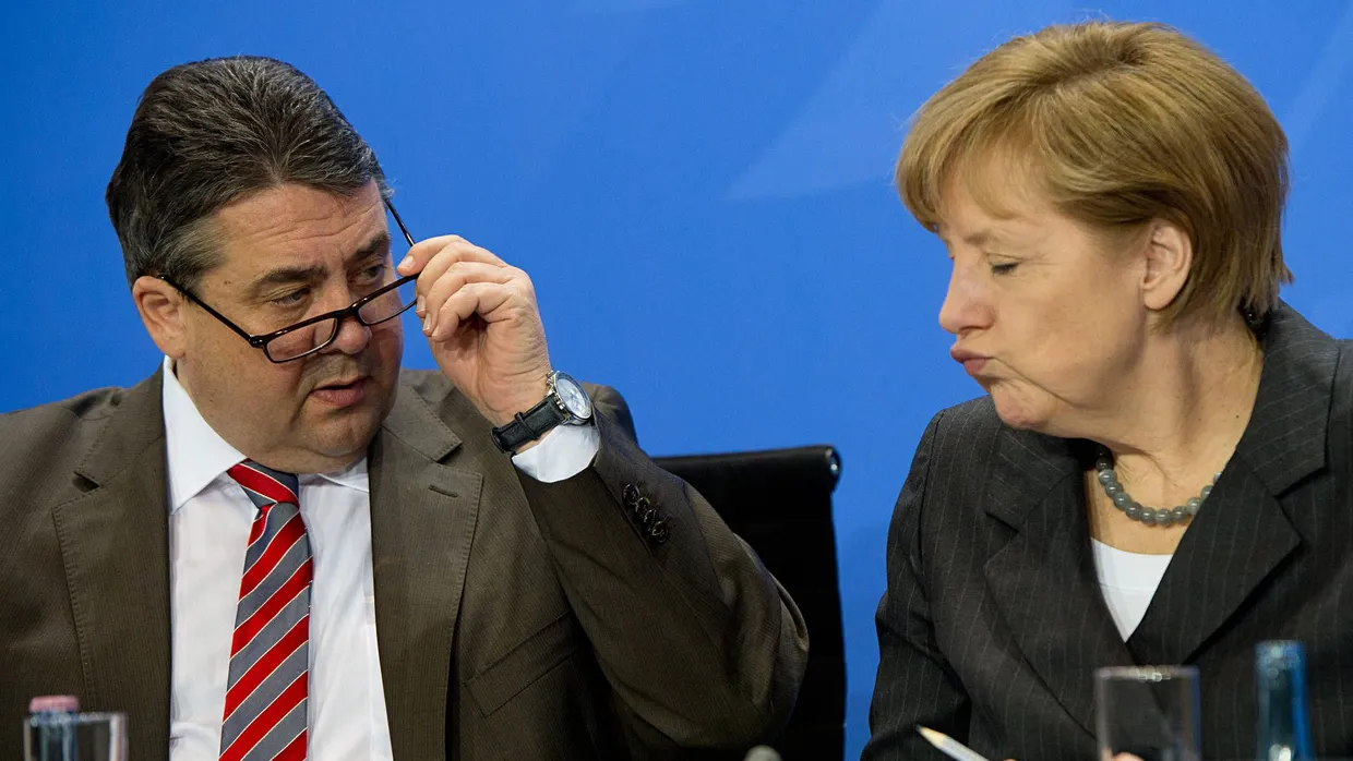 Wirtschaftsminister Sigmar Gabriel und Kanzlerin Angela Merkel nach dem Energiegipfel am Dienstagabend im Kanzleramt