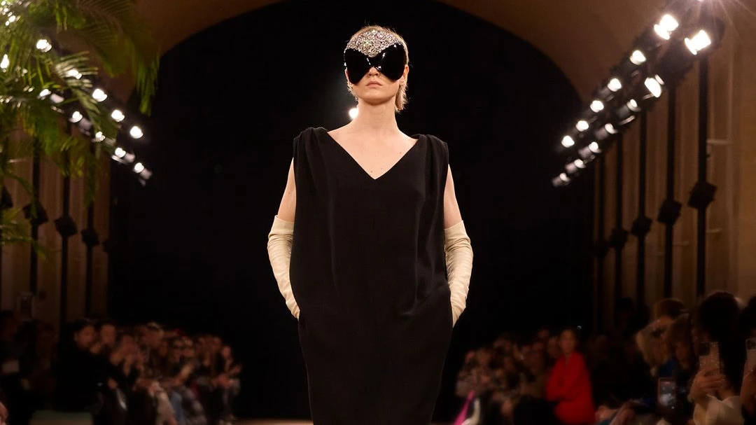 Frei: Heute wie damals lässt Balenciagas „Sack Dress“ den Körpern Platz.