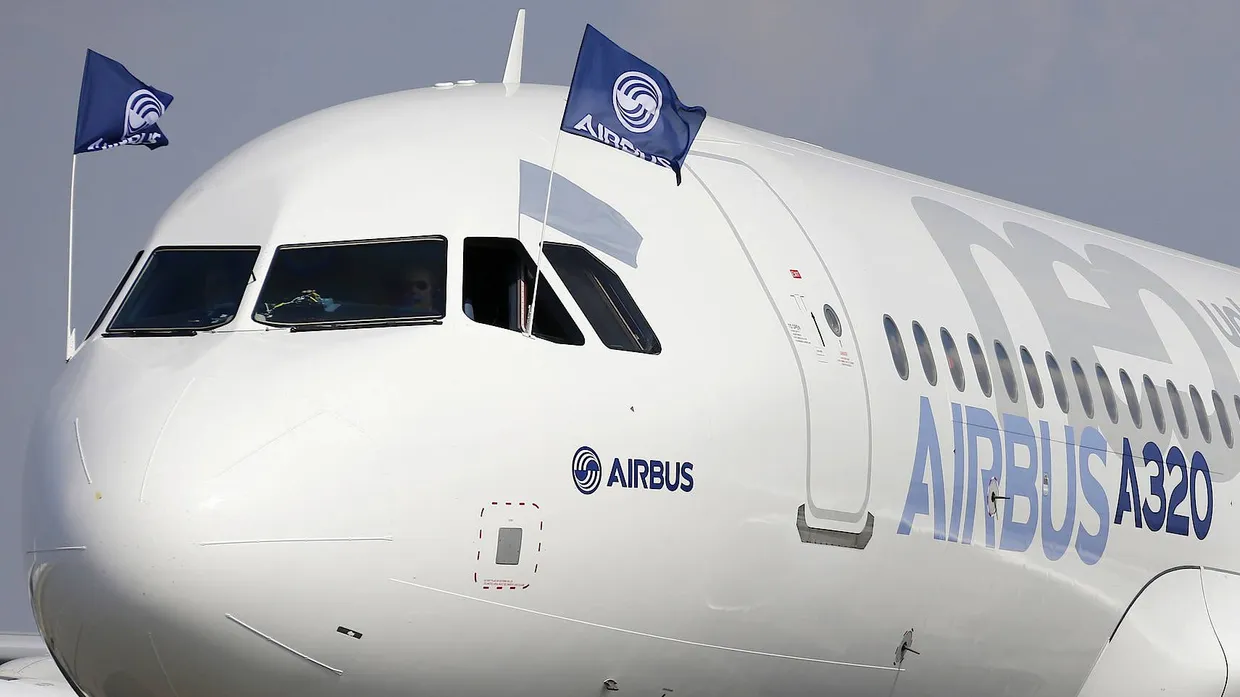 Airbus baut Stellen ab, um zu sparen.