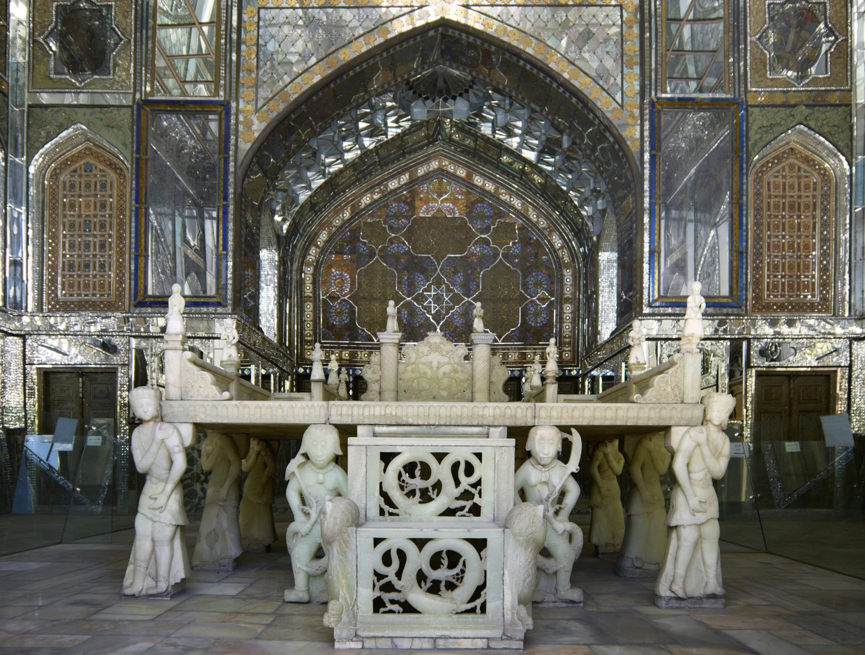 Fürstlich: Der Marmorthron im Golestan-Palast