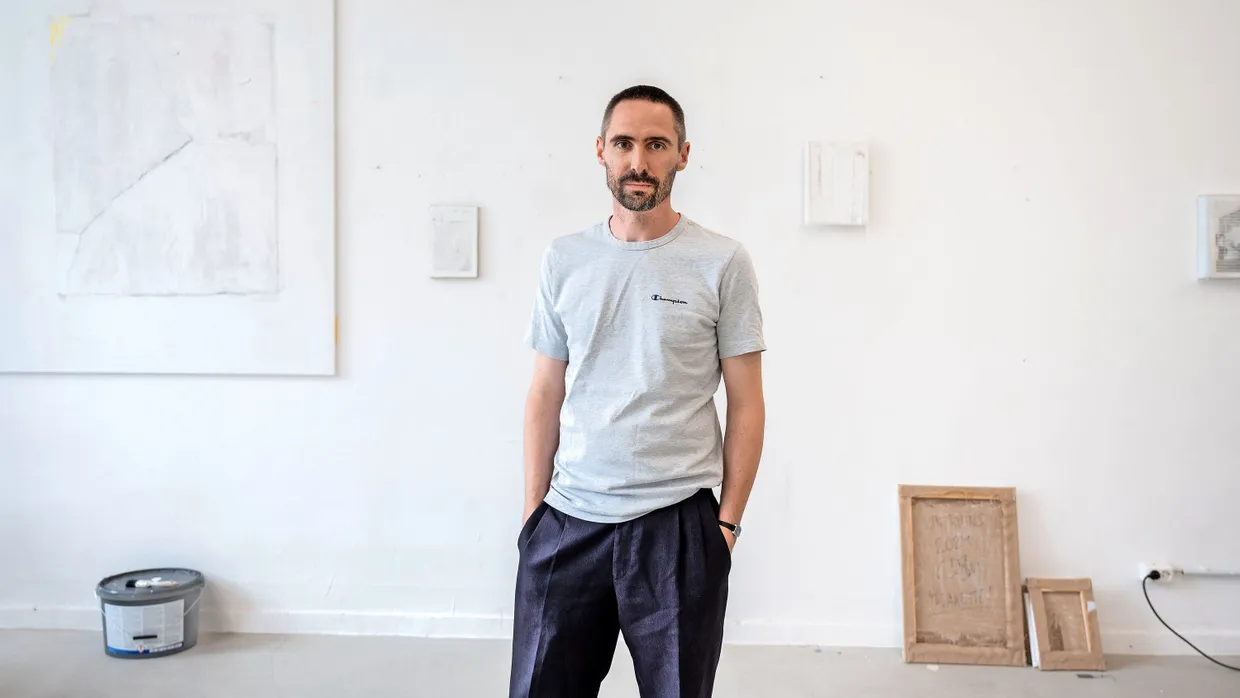 Der Künstler Daniel Stubenvoll in seinem Atelier in der Neuen Teefabrik an der Frankfurter Hohenstaufenstraße.