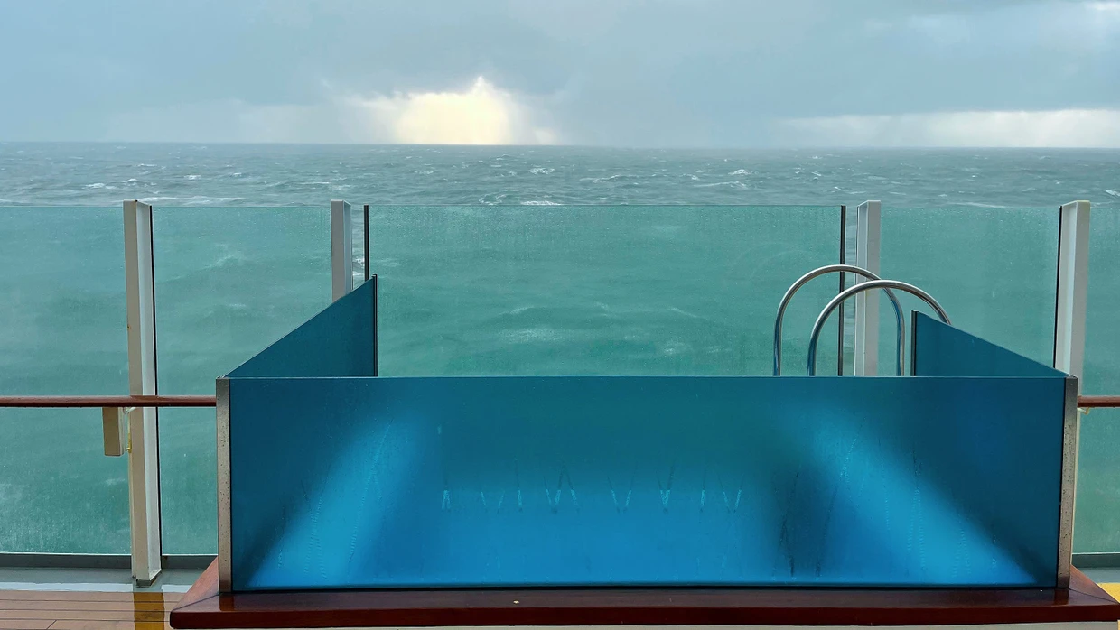 Wirbelnder Atlantik: Aus den Whirlpools wurde sicherheitshalber das Wasser abgelassen.