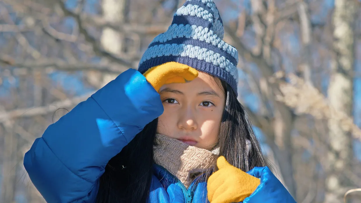 Hana (Ryo Nishikawa) lebt im Dorf Mizubiki in der Nähe von Tokio.