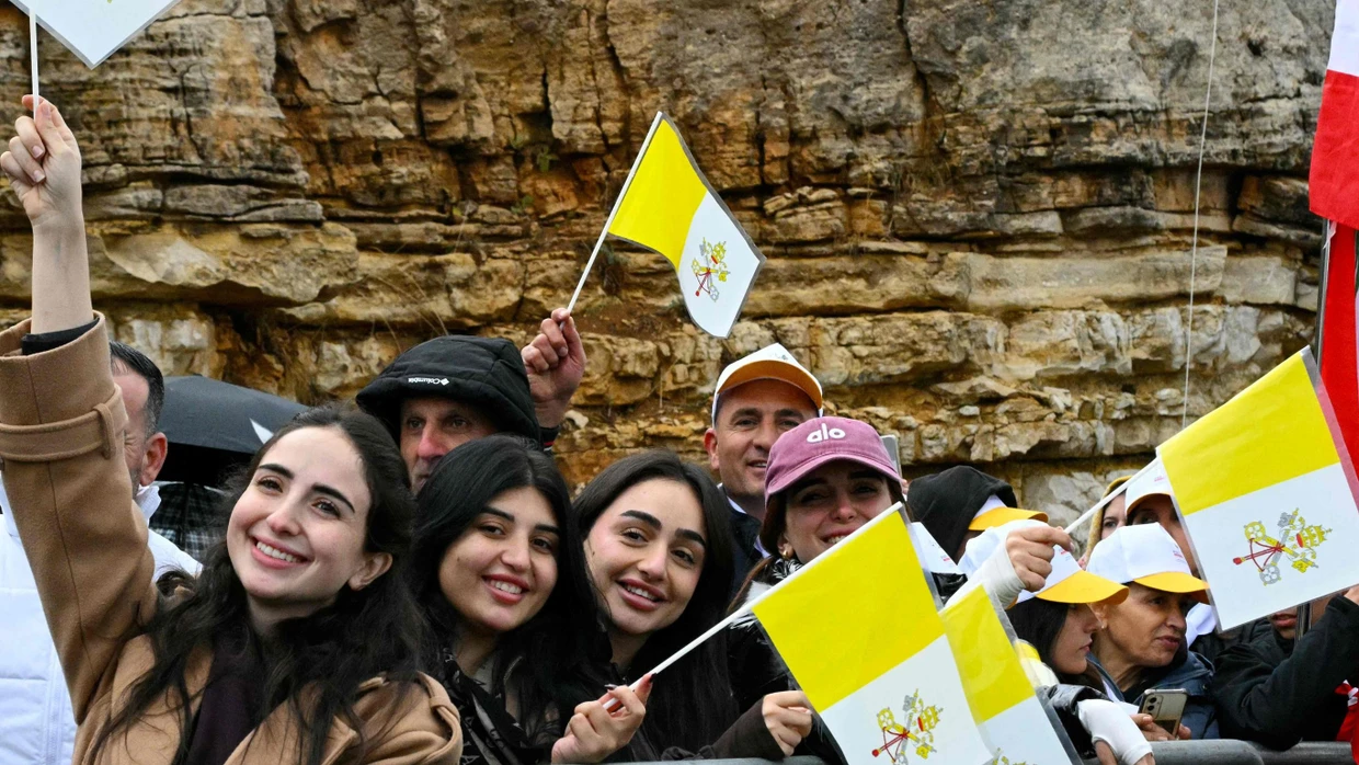 Christen im Libanon begrüßen Papst Leo XIV.