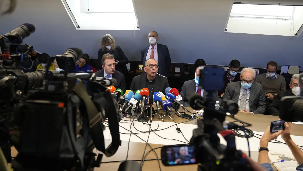 Wegen der Wahl der untersuchenden Kanzlei unter Druck: Kardinal Juan José Omella, Vorsitzender der Spanischen Bischofskonferenz