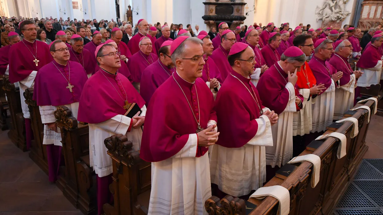 Bei der Bischofskonferenz in Fulda setzten sich die geistlichen Würdenträger auch mit den Missbrauchsfällen in der katholischen Kirche auseinander.