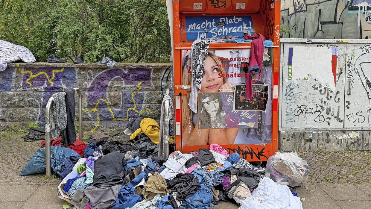 Häufiges Bild in Großstädten: volle Altkleidercontainer.