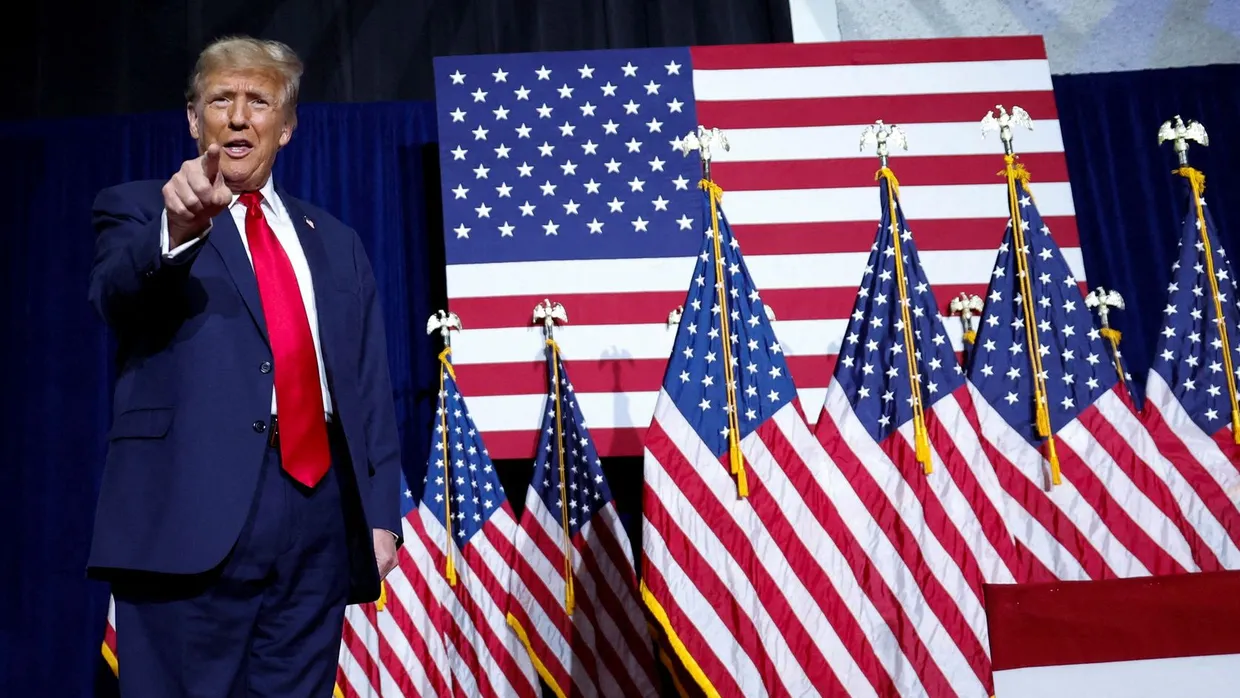 Auf seine Art: Trump feiert seinen Wahlsieg in Iowa.