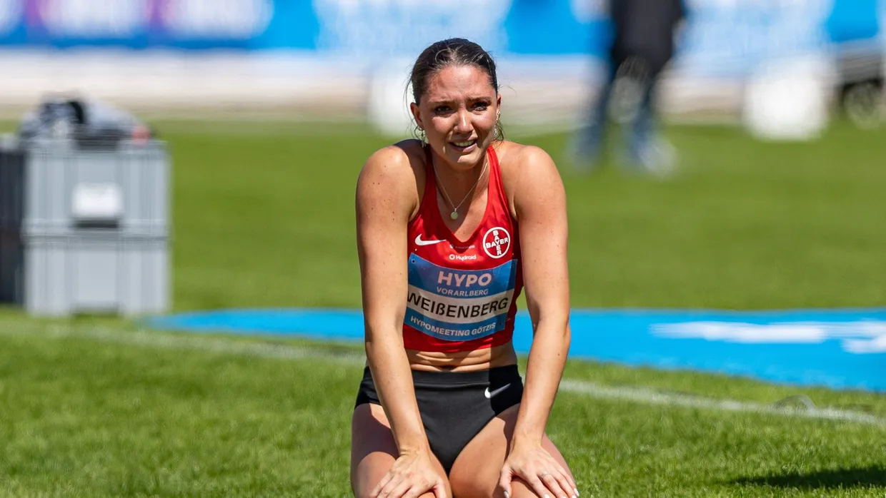 Bild der Trauer: Sophie Weißenberg nach dem Hürdenlauf