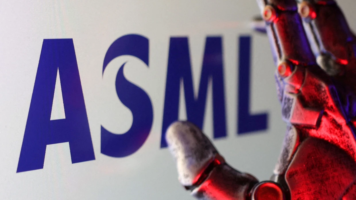 FILE PHOTO: ASML logo is seen in this illustration taken February 16, 2025. REUTERS/Dado Ruvic/Illustration/File Photo
