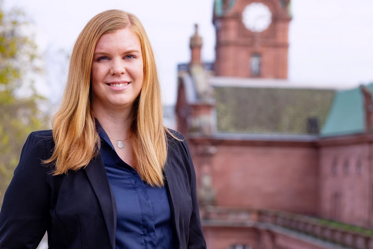 Die Wiesbadener Gesundheitsdezernentin Milena Löbcke (DIe Linke) schlägt Alarm.