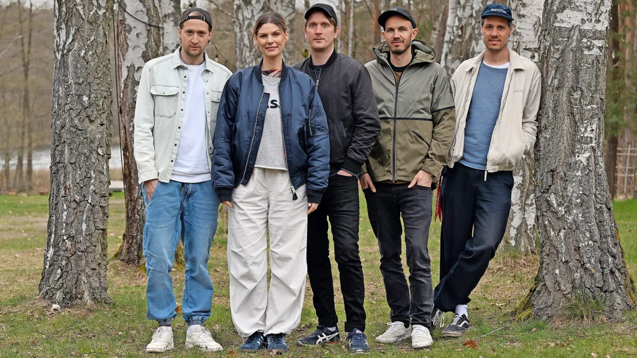 Sind nicht mehr auf Klassenfahrt: Simon Triebel, Eva Briegel, Frank Schwichtenberg, Andreas (Dedi) Herde und Marcel Römer.
