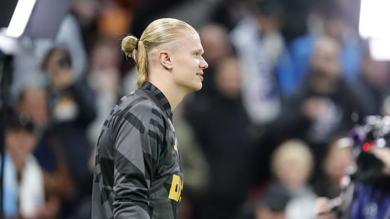 Diesmal nur im Aufwärmtrikot zu sehen: Erling Haaland