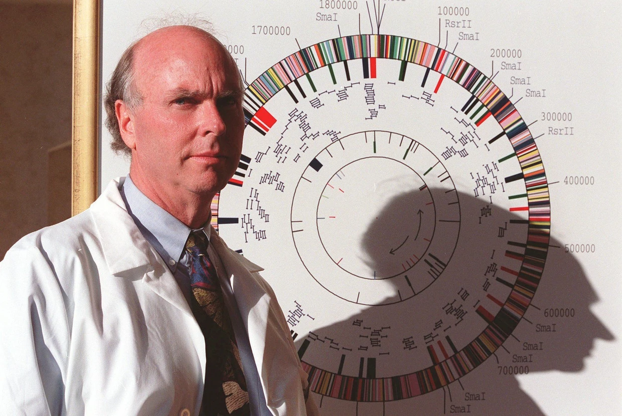 Craig Venter in seinem Celelra-Firmenoffice in Rockville, wo er mit seinem Team die erste durchbuchstabierte Genkarte eines Bakteriums entschlüsselt hatte.