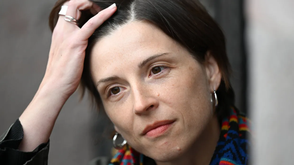 Die Schweizer Autorin Dorothee Elmiger bei der Verleihung des Deutschen Buchpreises 2025