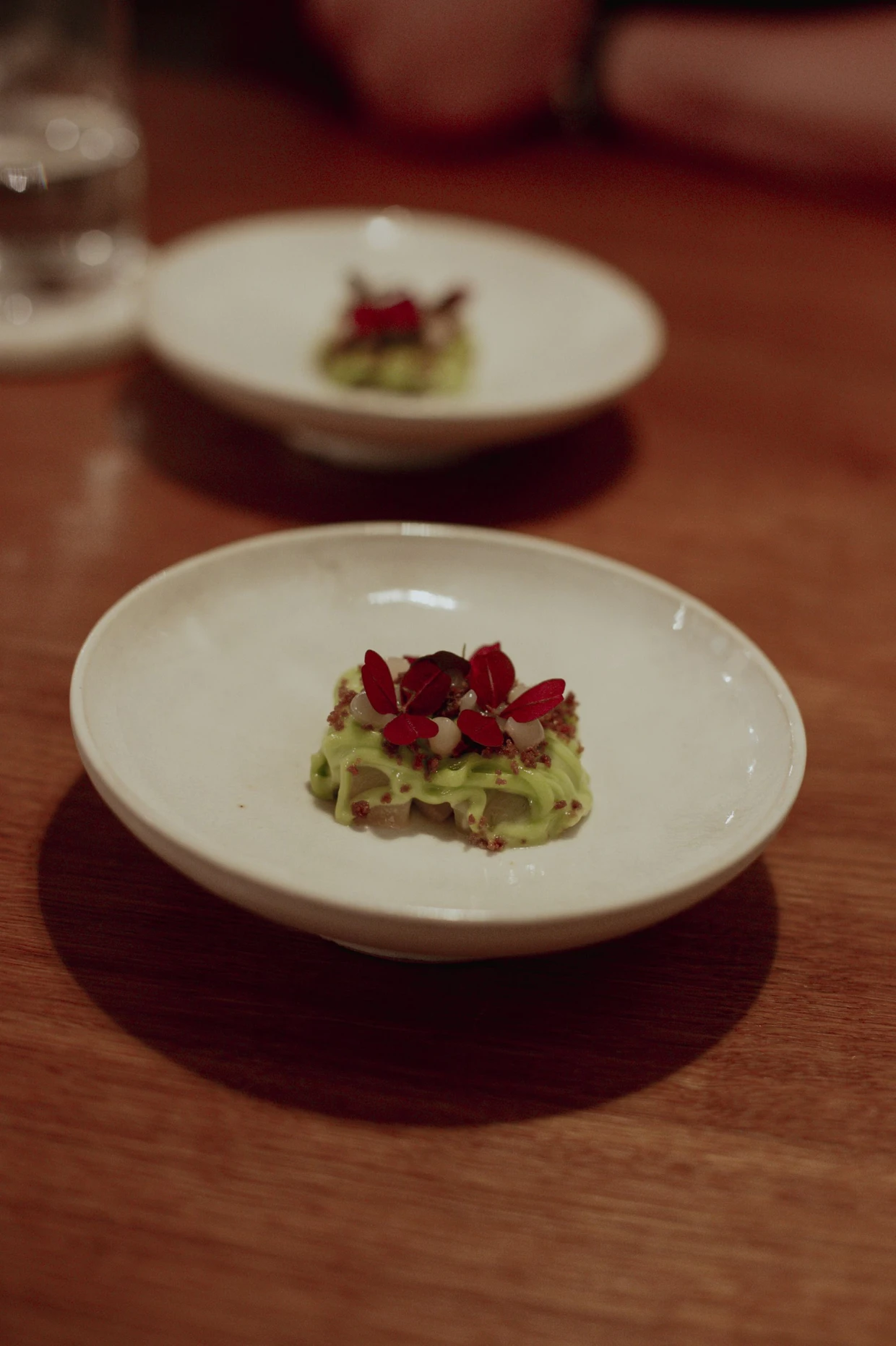 Verspieter Minimalismus: Luis Hendricks probt den ganz großen Geschmacksbrückenschlag in seinem Lokal.
