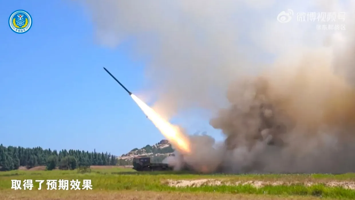 Ausschnitt eines Video der chinesischen Volksbefreiungsarmee, das den Abschuss eines Lenkflugkörpers am 4. August zeigt.