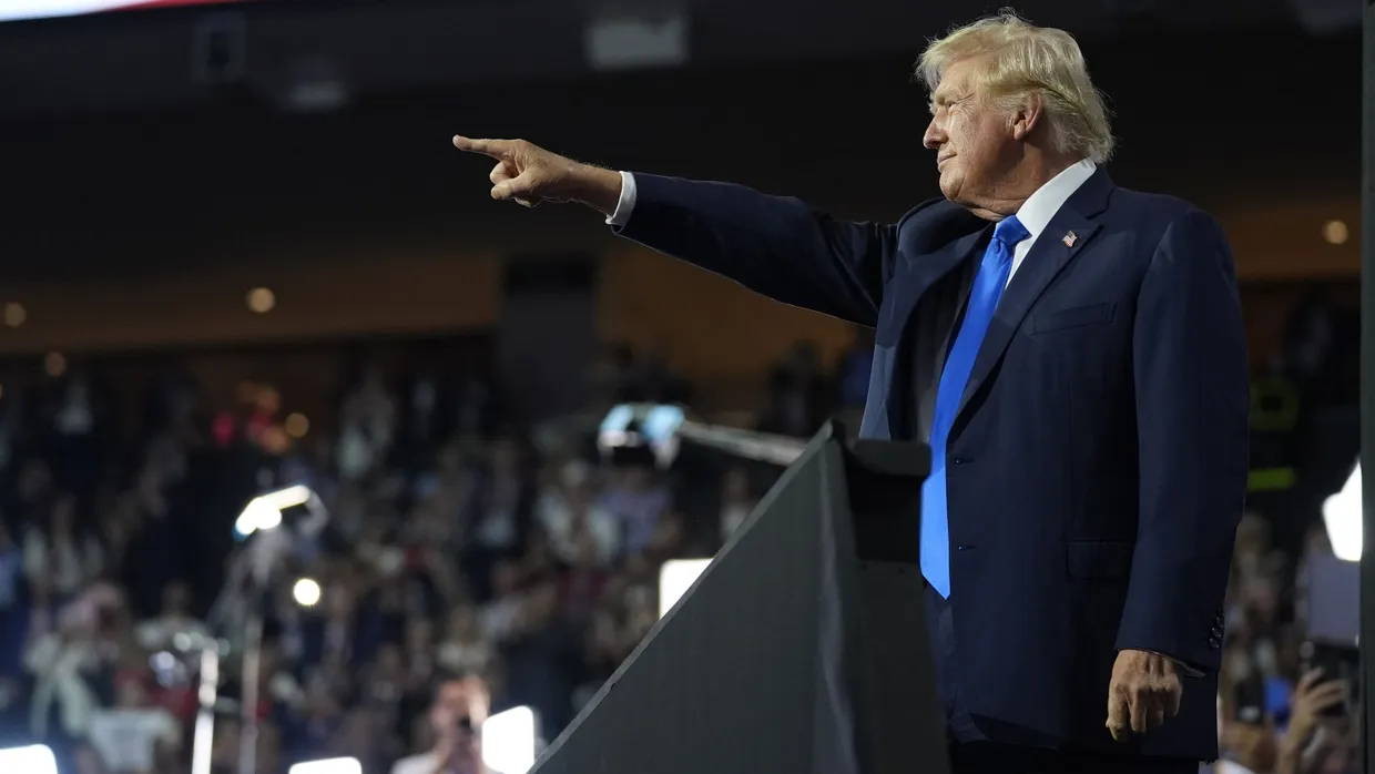 Weist den Weg: Donald Trump hat mit J.D. Vance seinen politischen Erben und Kronprinzen eingesetzt.