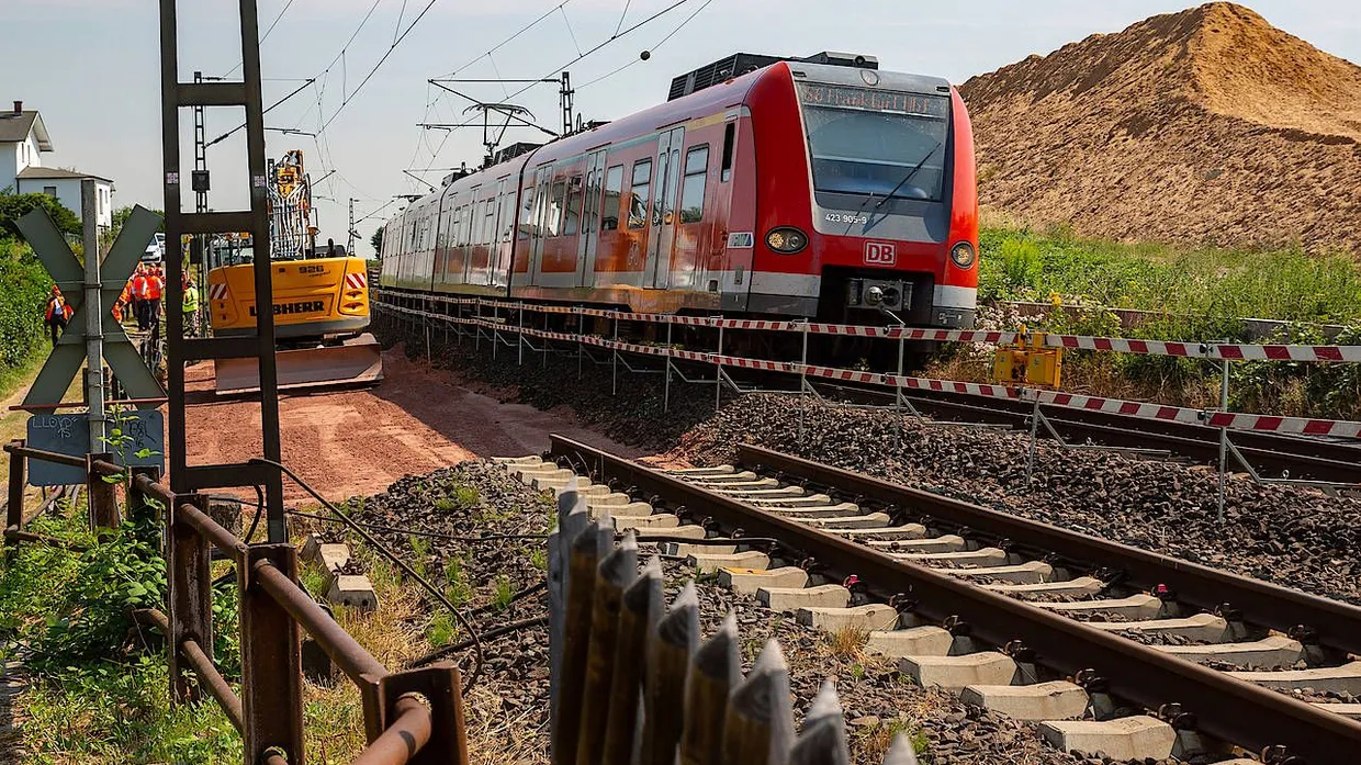 Ausbaufähig: Arbeiten an der Strecke der S-Bahn-Linie 6 in Frankfurt