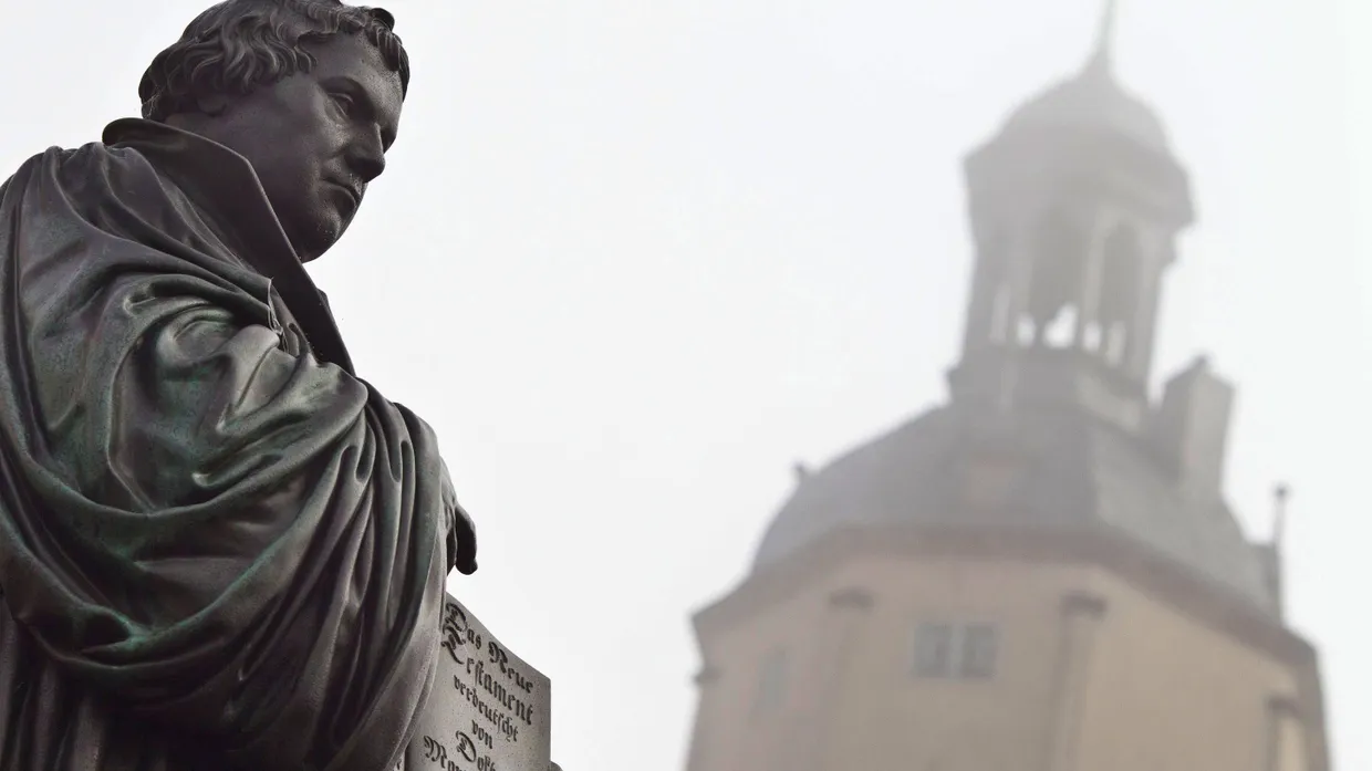 „Der Katholizismus macht es - ich will nicht sagen: falsch - aber eben anders“: Denkmal für Luther in Wittenberg