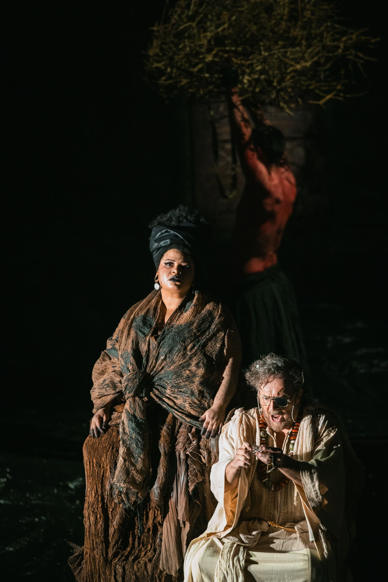 Jasmin White (Erda) und Christian Gerhaher (Wotan)