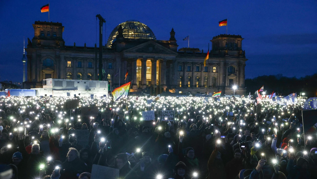 Schöner Scheitern: Demonstranten „gegen Rechts“ am 21. Januar 2024 vor dem Berliner Reichstag.