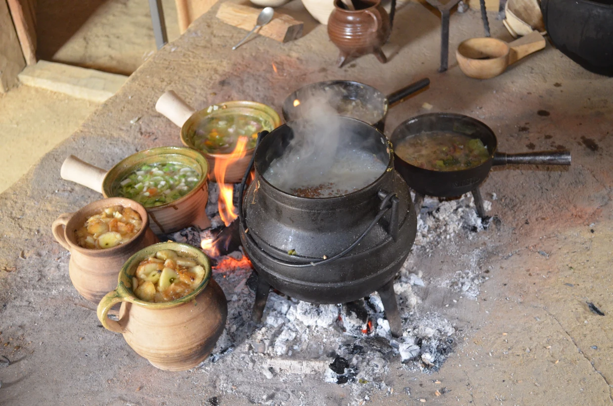 Mittelalterliche Küche ähnelte der heutigen indischen Küche.