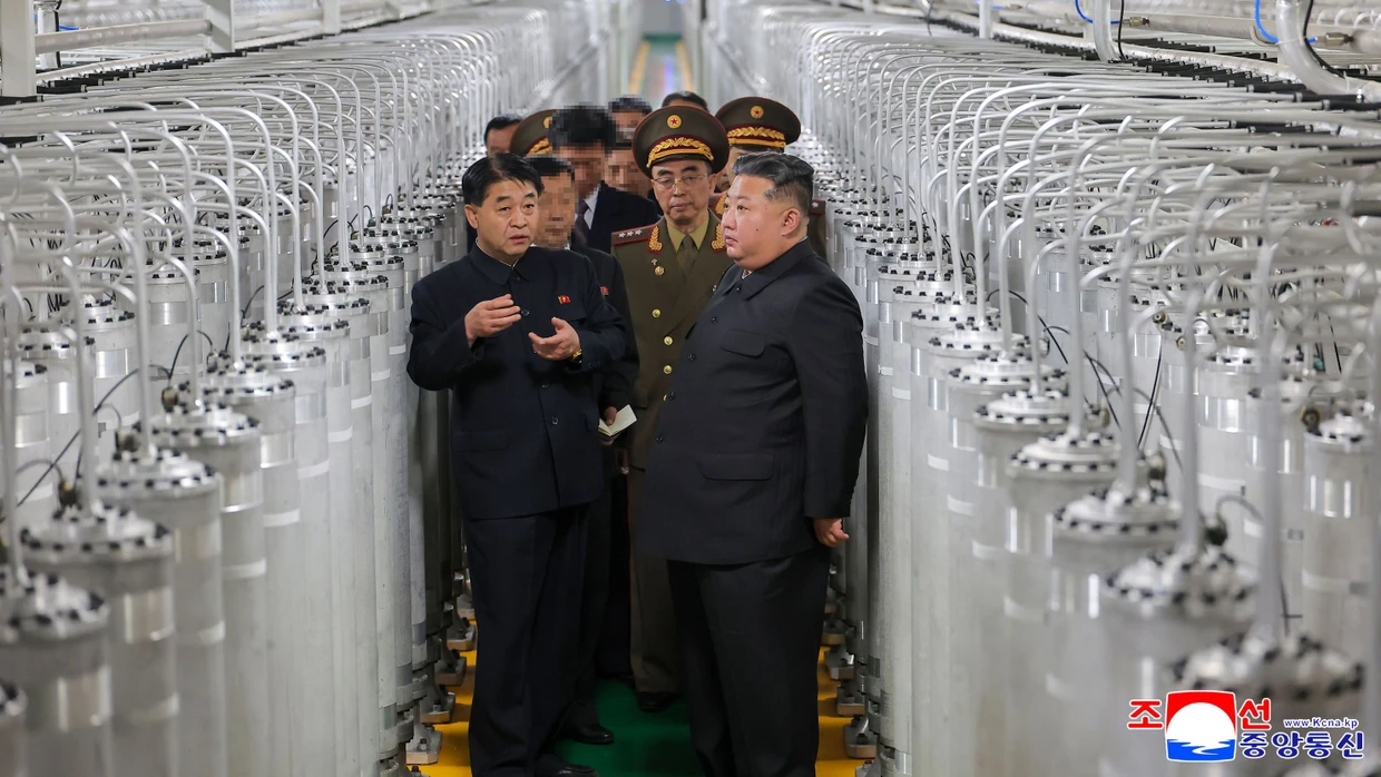 Der nordkoreanische Machthaber Kim Jong Un bei der Inspektion einer Anlage zur Produktion von Nuklearmaterial.
